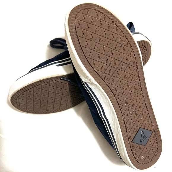 Sperry Women's Crest CVO Corduroy Sneaker - Picture 3 of 3